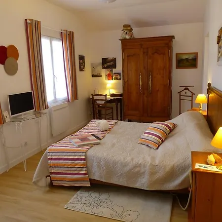 Guest house D'hotes Lanoki 3*