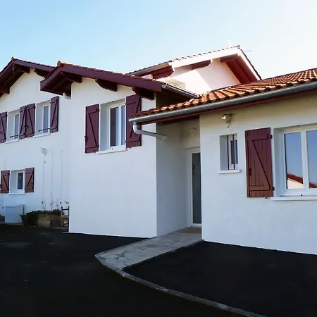 Guest house D'hotes Lanoki 3*